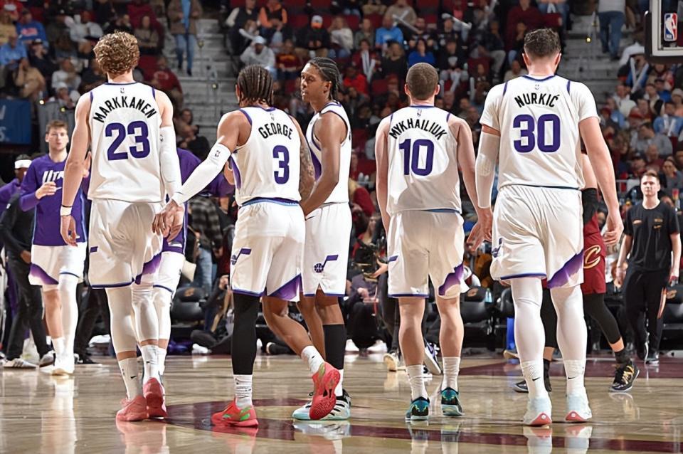 世界杯最新版下载-能得分能投篮能抢板，爵士内线大将会引起其他球队的关注吗？