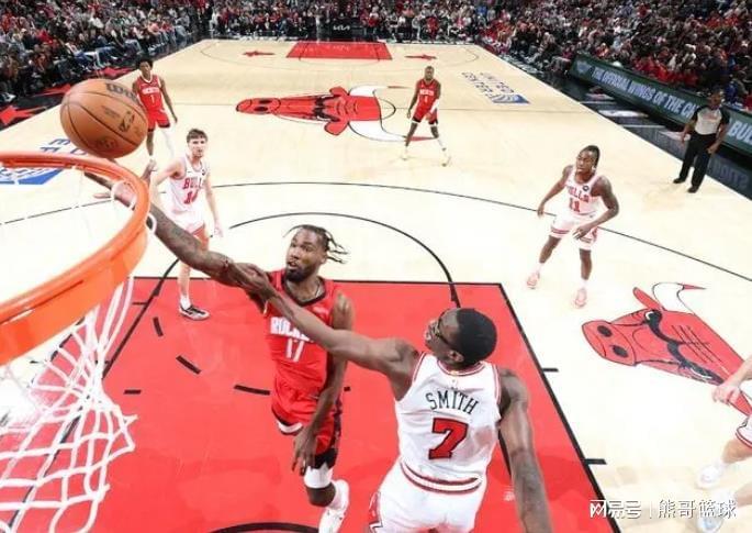 世界杯手机观看-火箭胜公牛，结束3连败！小史密斯关键时刻连得8分，申京23+7+11